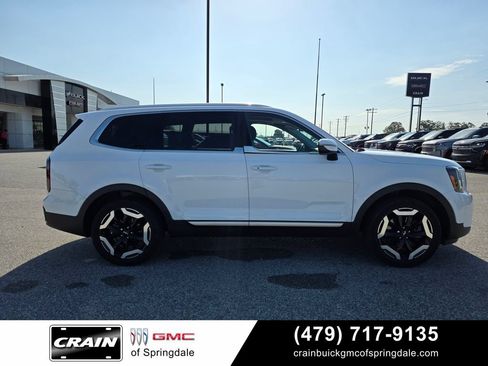 Used 2023 Kia Telluride EX w/ EX Captain's Chair Package FWD image 8