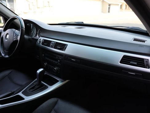 Used 2011 BMW 328i xDrive Sedan AWD/4WD image 17