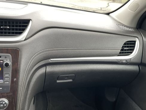 Used 2015 Chevrolet Traverse LT FWD image 16