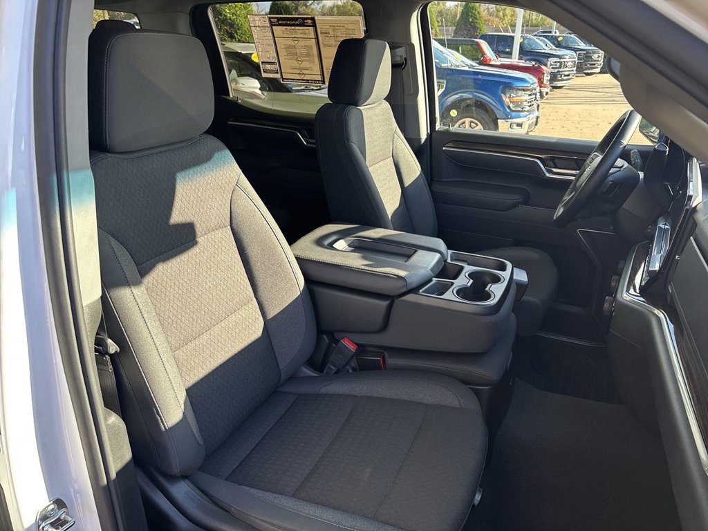 Certified 2026 Chevrolet Silverado 1500 RST AWD/4WD image 32