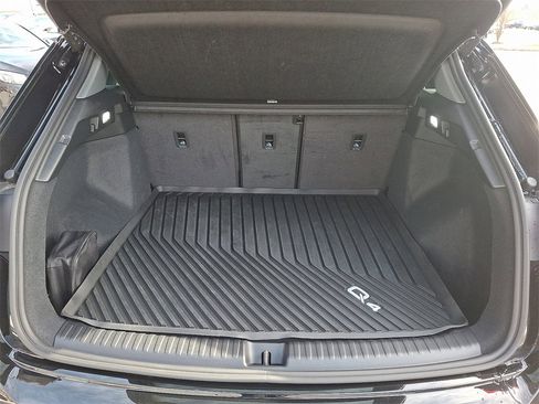 Used 2024 Audi Q4 e-tron Premium Plus image 28