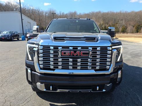 Used 2024 GMC Sierra 2500 Denali w/ Denali Reserve Package image 3