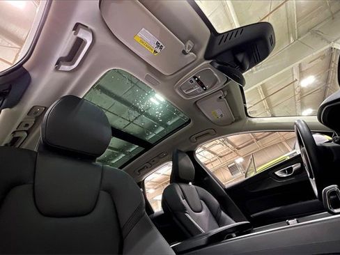 Certified 2023 Volvo XC60 B5 Plus image 22