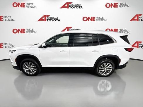 Used 2025 Buick Enclave Preferred AWD/4WD image 4