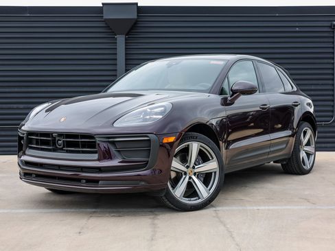 Certified 2025 Porsche Macan image 1