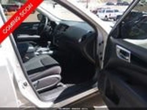 Used 2020 Nissan Pathfinder S AWD/4WD image 4