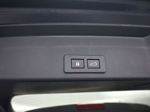 Used 2024 Subaru Ascent Limited w/ Technology Package AWD/4WD image 9