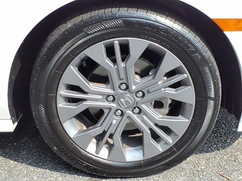 Used 2025 Honda Odyssey Touring image 4