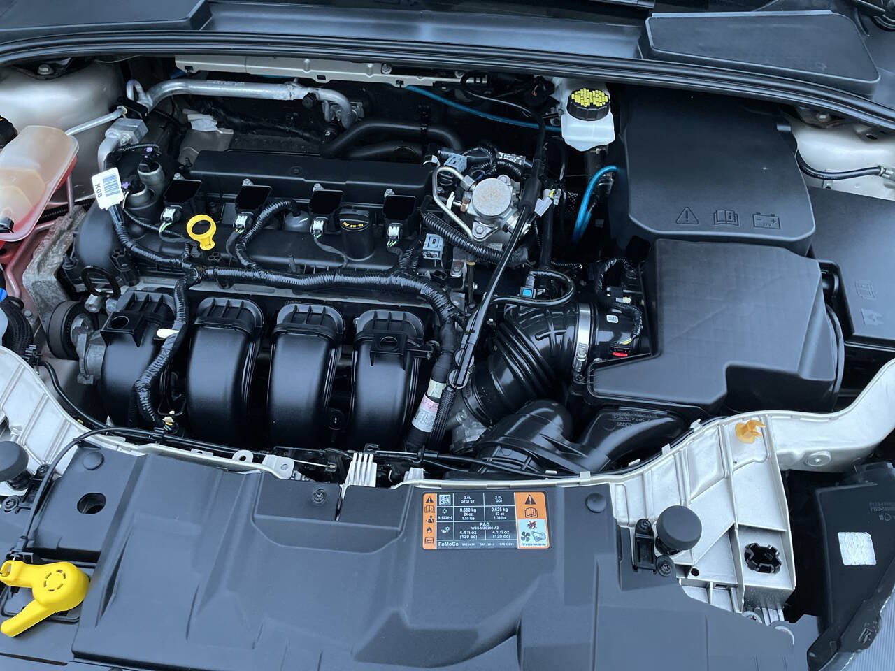 Used 2018 Ford Focus SE w/ Cold Weather Package FWD image 16