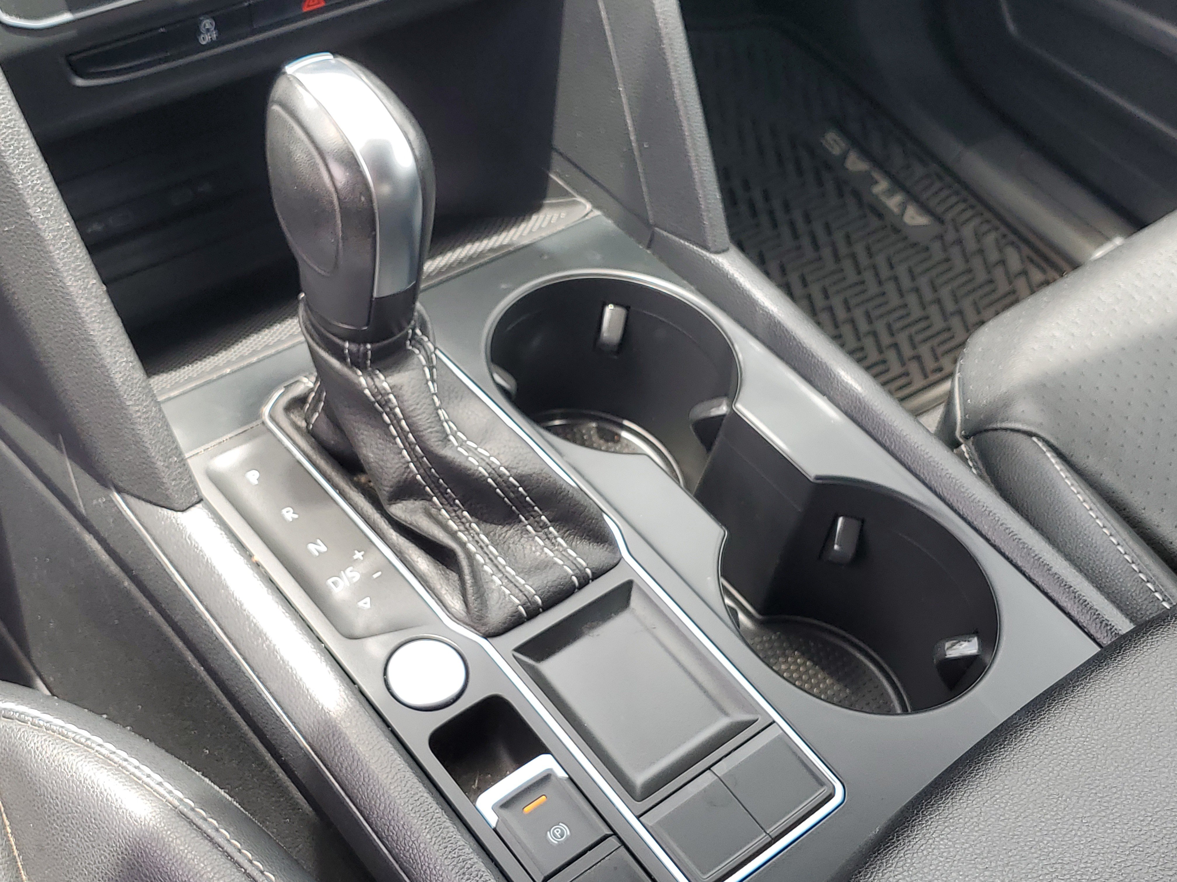 Certified 2022 Volkswagen Atlas SE FWD image 28
