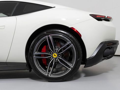 Used 2022 Ferrari Roma image 13