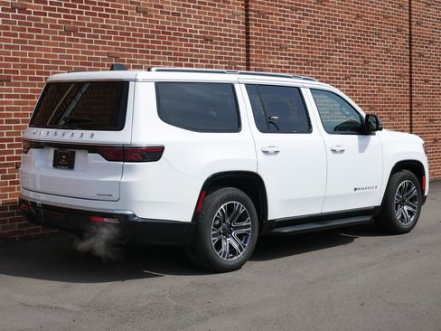 Used 2024 Jeep Wagoneer Series II w/ Convenience Group I image 25