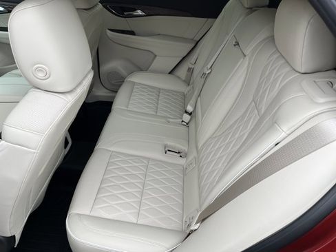 Used 2023 Buick Envision Avenir image 13