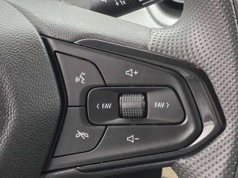 Used 2025 Chevrolet Trax LS image 18