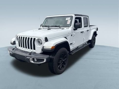 Used 2022 Jeep Gladiator Sport image 3