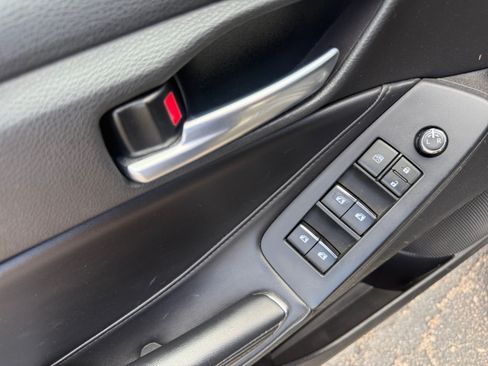 Used 2022 Toyota Avalon XLE FWD image 11