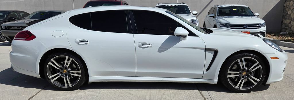 Used 2016 Porsche Panamera 4 AWD/4WD image 5