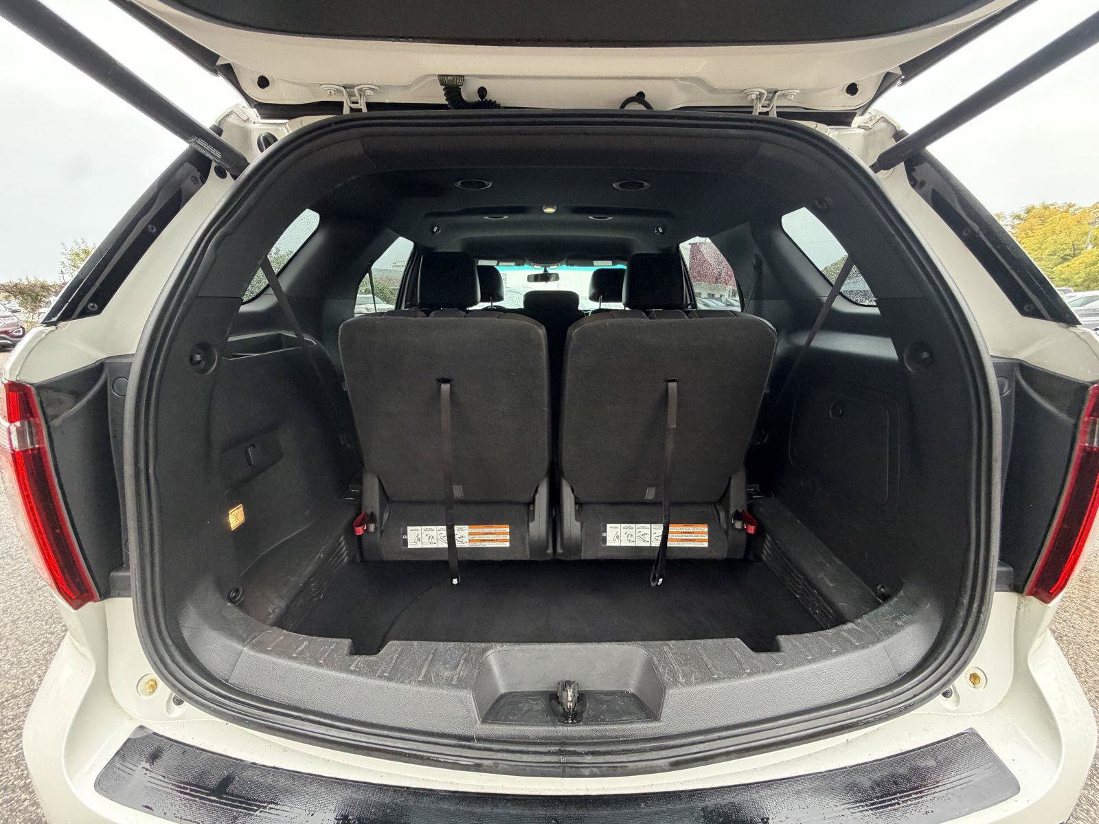 Used 2014 Ford Explorer XLT w/ Equipment Group 202A FWD image 25