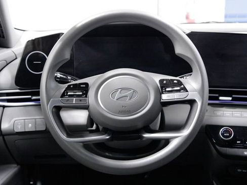 Used 2024 Hyundai Elantra SEL image 14