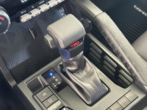 Certified 2025 Toyota Tacoma TRD Sport AWD/4WD image 19