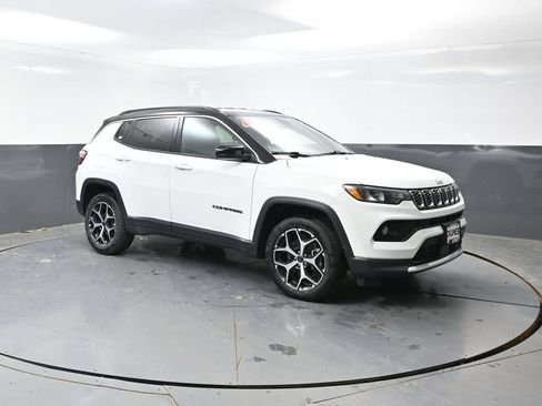 Used 2025 Jeep Compass Limited AWD/4WD image 4