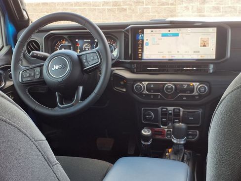 New 2025 Jeep Gladiator Rubicon image 10