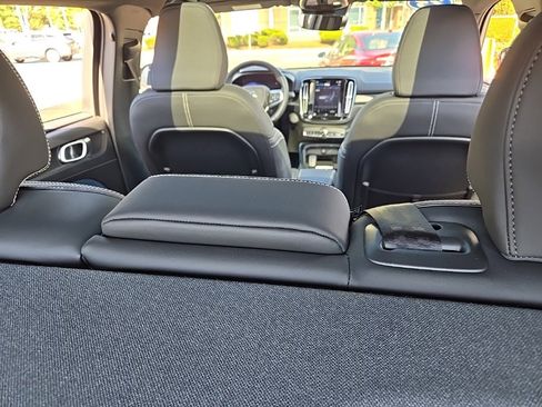 Certified 2023 Volvo XC40 Recharge Ultimate image 7