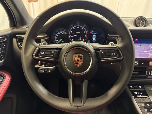 Used 2025 Porsche Macan w/ Premium Package Plus AWD/4WD image 19