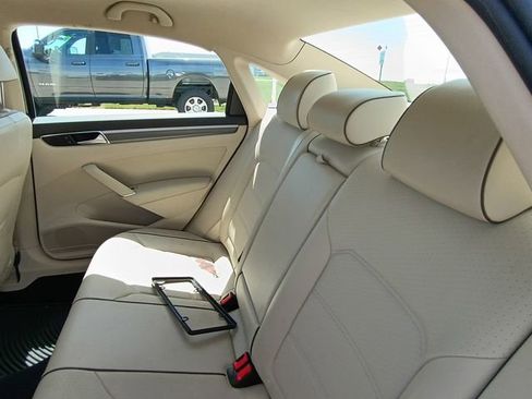 Used 2016 Volkswagen Passat 1.8T R-Line w/ R-Line Lighting Package FWD image 16