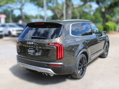 Used 2022 Kia Telluride SX w/ Towing Package FWD image 7