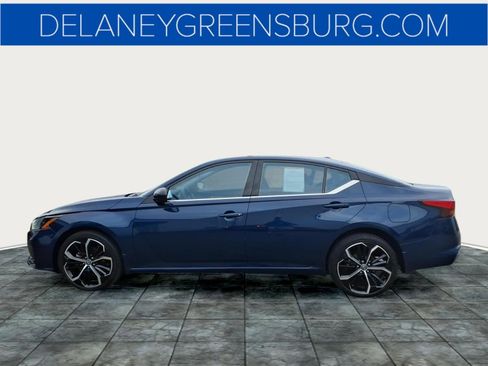 Used 2023 Nissan Altima 2.5 SR w/ SR Premium Package image 6