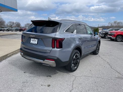 Used 2024 Kia Sorento S image 50