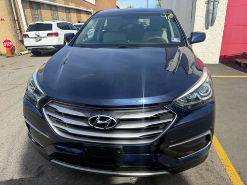 Used 2017 Hyundai Santa Fe Sport image 2