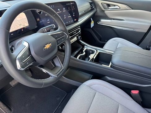 New 2026 Chevrolet Traverse LT FWD image 9