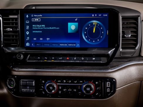 Used 2025 Chevrolet Silverado 1500 LTZ image 31