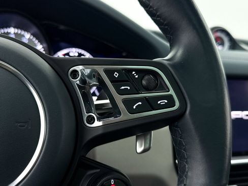 Used 2022 Porsche Cayenne Turbo image 34