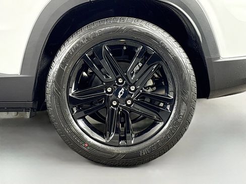 New 2026 Chevrolet Trax ACTIV w/ Sunroof Package FWD image 35
