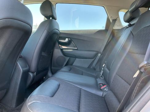 Used 2022 Kia Niro LXS FWD image 17