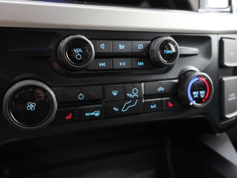 Used 2023 Ford F250 XLT w/ Black Appearance Package AWD/4WD image 33