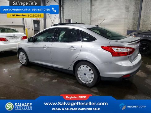 Used 2013 Ford Focus SE w/ SE Winter Pkg FWD image 3