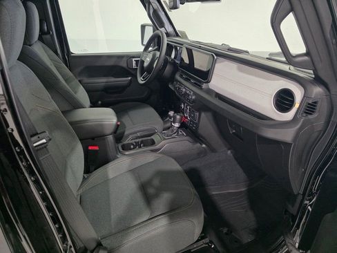 New 2025 Jeep Gladiator Sport AWD/4WD image 22