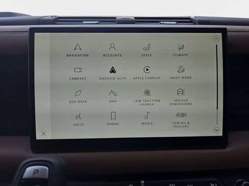 Used 2025 Land Rover Defender 130 X-Dynamic SE image 22