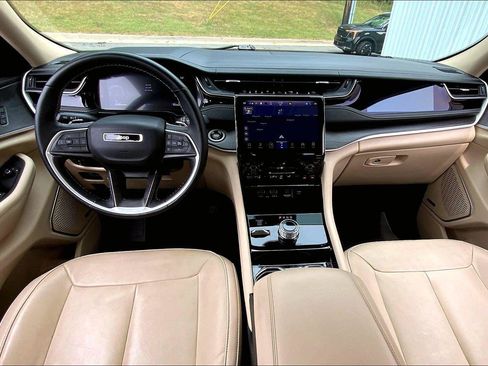 Used 2022 Jeep Grand Cherokee L Limited w/ Trailer Tow Group (B) AWD/4WD image 14