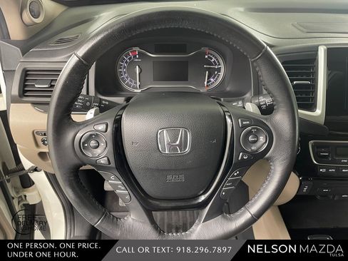 Used 2017 Honda Pilot Touring image 25