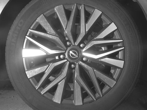 Used 2025 Nissan Altima 2.5 SV image 13