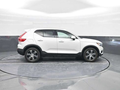 Used 2020 Volvo XC40 T5 Inscription image 9