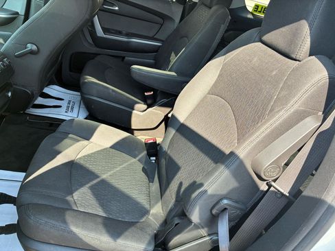 Used 2011 GMC Acadia SLE FWD image 10