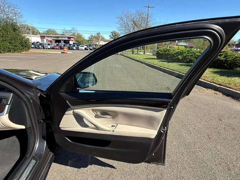 Used 2013 BMW 535i xDrive 535i xDrive AWD 4dr Sedan image 38