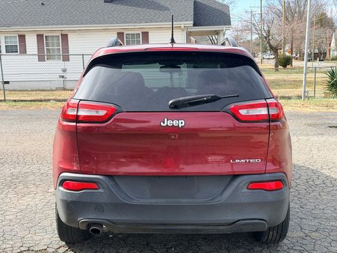 Used 2016 Jeep Cherokee Sport image 6