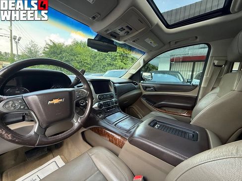 Used 2016 Chevrolet Suburban LTZ RWD image 17